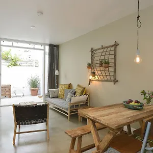https://follow-the-sun-apartment.zandvoort-hotels.com